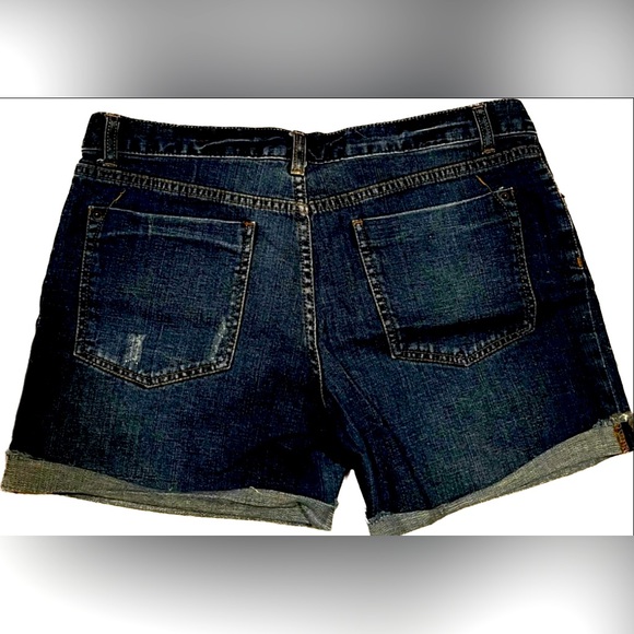 Mossimo Boyfriend Premium Denim Jean shorts. Excellent condition. Size 14 - Picture 3 of 8